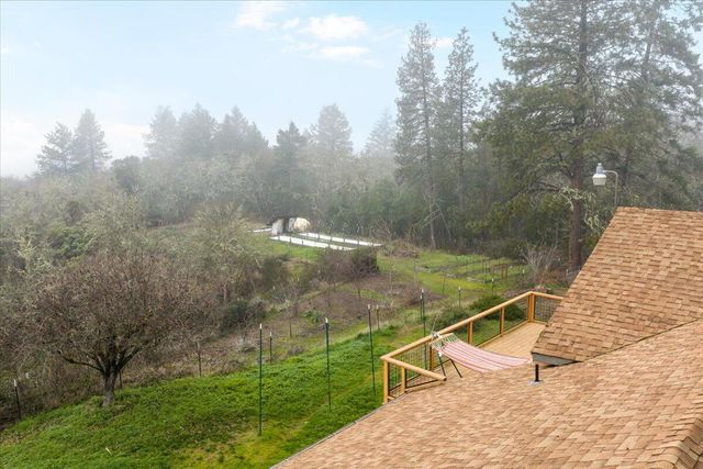 2587 Woodland Park Road, Grants Pass, OR 97527