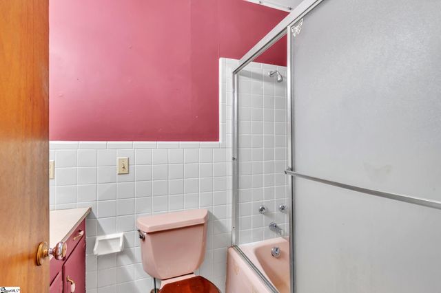 34 Fowler Drive, Woodruff, SC 29388