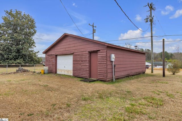 34 Fowler Drive, Woodruff, SC 29388