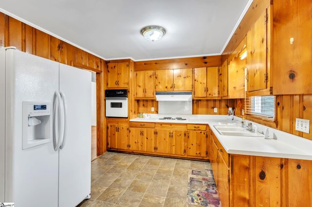 34 Fowler Drive, Woodruff, SC 29388