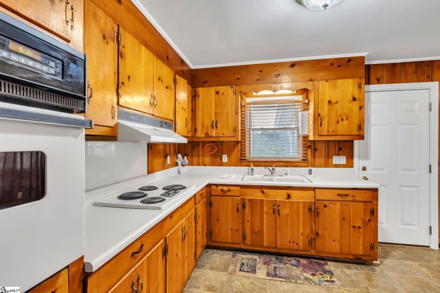 34 Fowler Drive, Woodruff, SC 29388