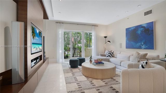 642 Valencia Ave 207, Coral Gables, FL 33134