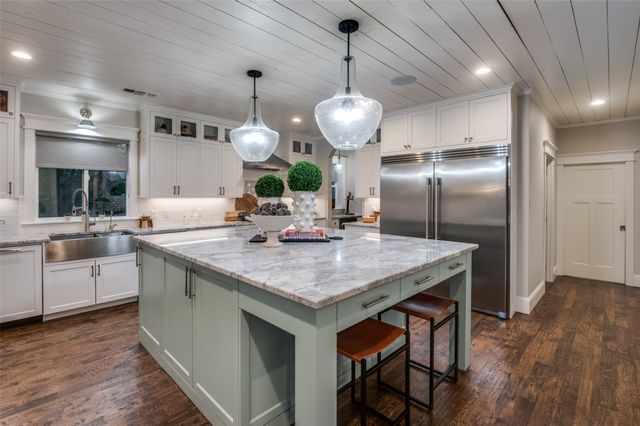 1042 Cardinal Drive, Bartonville, TX 76226