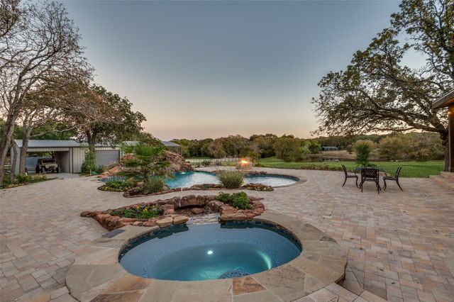 1042 Cardinal Drive, Bartonville, TX 76226