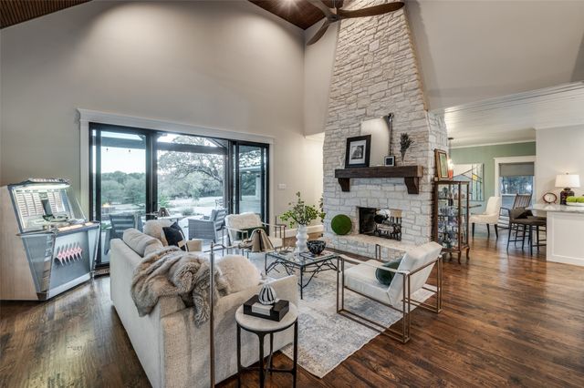 1042 Cardinal Drive, Bartonville, TX 76226