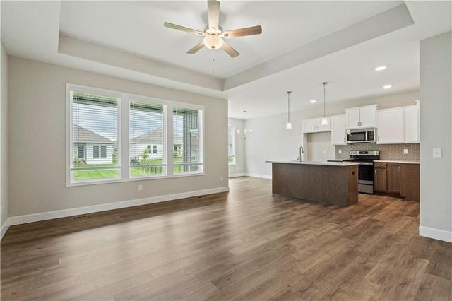 12424 S Redwood Street, Lee's Summit, MO 64086