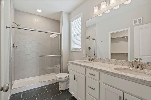 12424 S Redwood Street, Lee's Summit, MO 64086