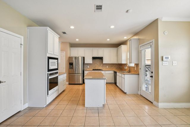 101 Borondo Reach, La Marque, TX 77568