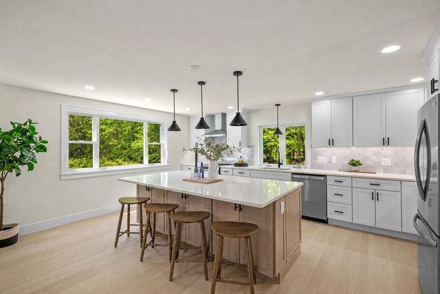 20 Hawkewood Road, Sandown, NH 03873