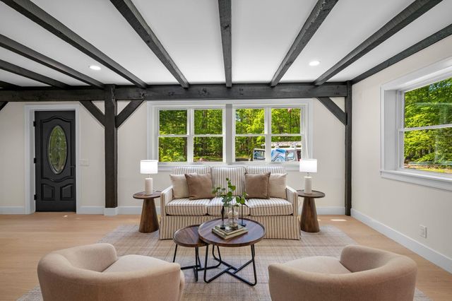 20 Hawkewood Road, Sandown, NH 03873