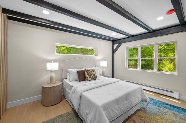 20 Hawkewood Road, Sandown, NH 03873