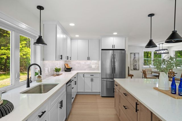 20 Hawkewood Road, Sandown, NH 03873