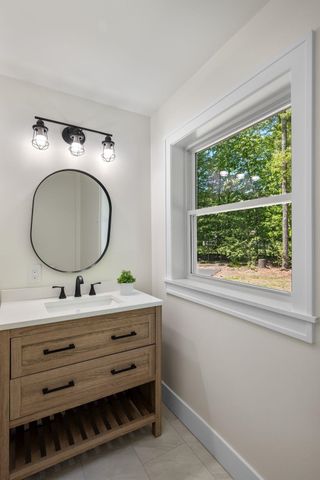 20 Hawkewood Road, Sandown, NH 03873
