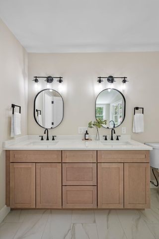 20 Hawkewood Road, Sandown, NH 03873