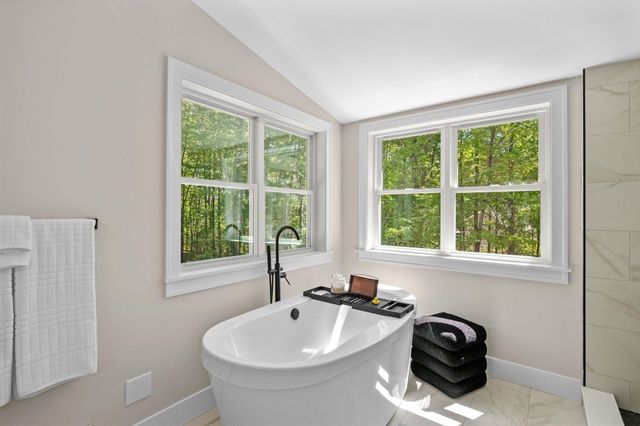 20 Hawkewood Road, Sandown, NH 03873