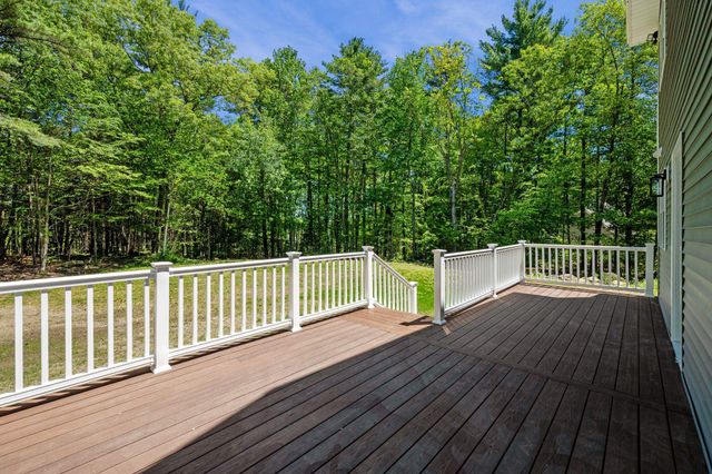 20 Hawkewood Road, Sandown, NH 03873