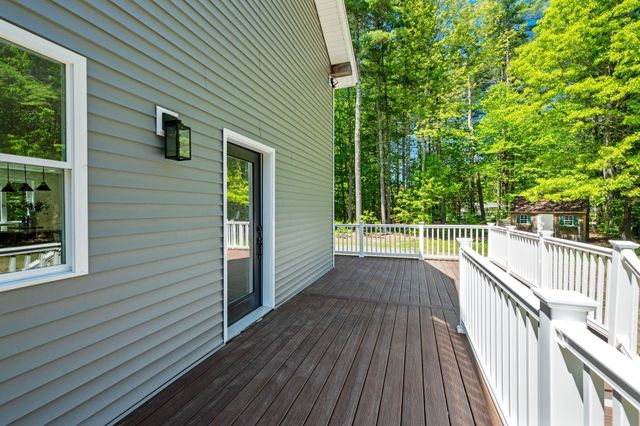 20 Hawkewood Road, Sandown, NH 03873