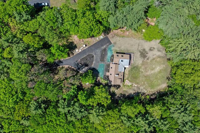 20 Hawkewood Road, Sandown, NH 03873