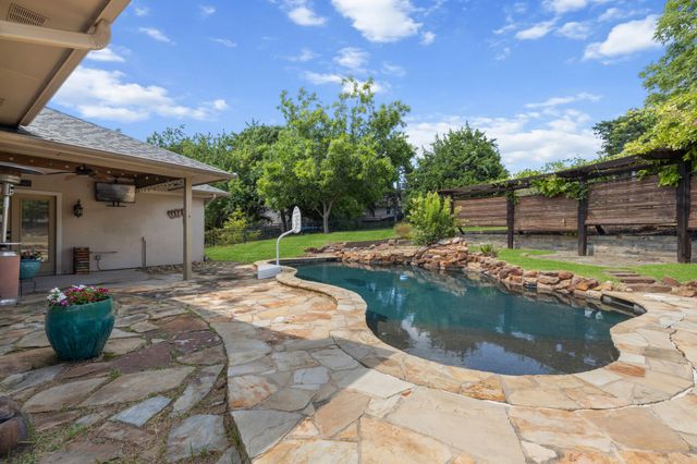 202 Harbor Landing Drive, Rockwall, TX 75032