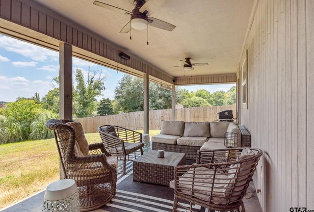 2005 Harvard Dr, Jacksonville, TX 75766