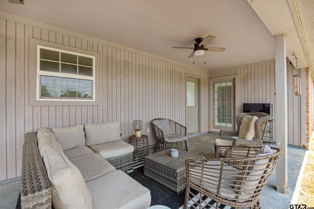 2005 Harvard Dr, Jacksonville, TX 75766