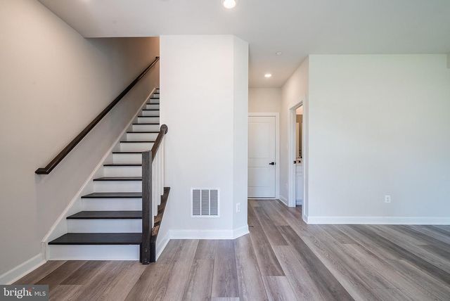 13001 HATTONTOWN SQ, Herndon, VA 20171