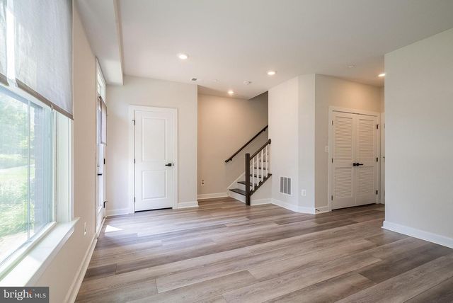 13001 HATTONTOWN SQ, Herndon, VA 20171