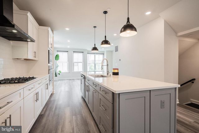 13001 HATTONTOWN SQ, Herndon, VA 20171