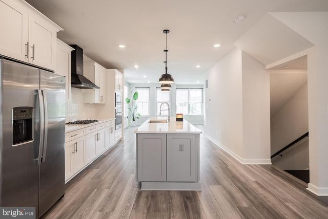 13001 HATTONTOWN SQ, Herndon, VA 20171