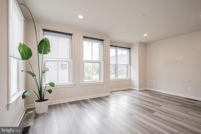 13001 HATTONTOWN SQ, Herndon, VA 20171