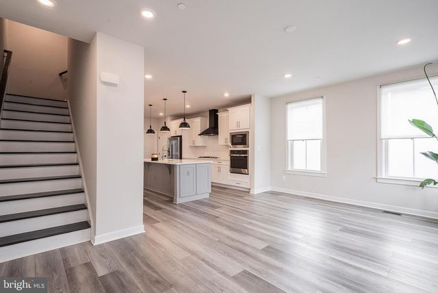 13001 HATTONTOWN SQ, Herndon, VA 20171