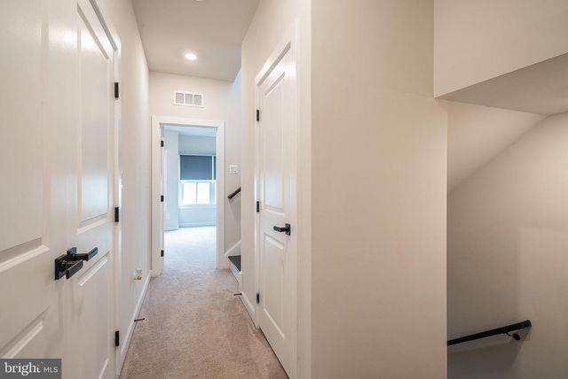 13001 HATTONTOWN SQ, Herndon, VA 20171
