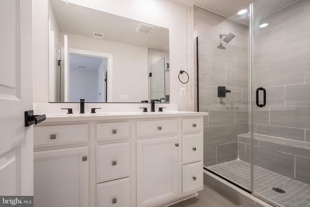 13001 HATTONTOWN SQ, Herndon, VA 20171