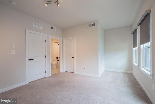 13001 HATTONTOWN SQ, Herndon, VA 20171