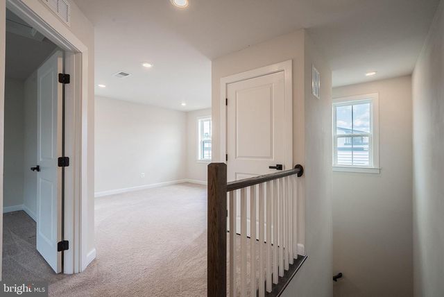 13001 HATTONTOWN SQ, Herndon, VA 20171