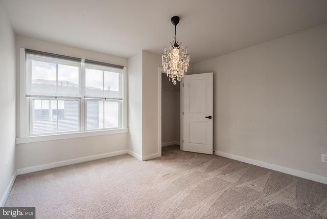 13001 HATTONTOWN SQ, Herndon, VA 20171