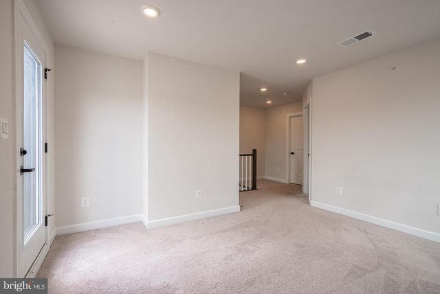 13001 HATTONTOWN SQ, Herndon, VA 20171