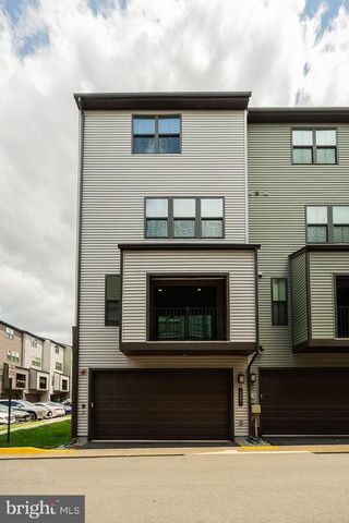 13001 HATTONTOWN SQ, Herndon, VA 20171