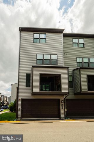 13001 HATTONTOWN SQ, Herndon, VA 20171