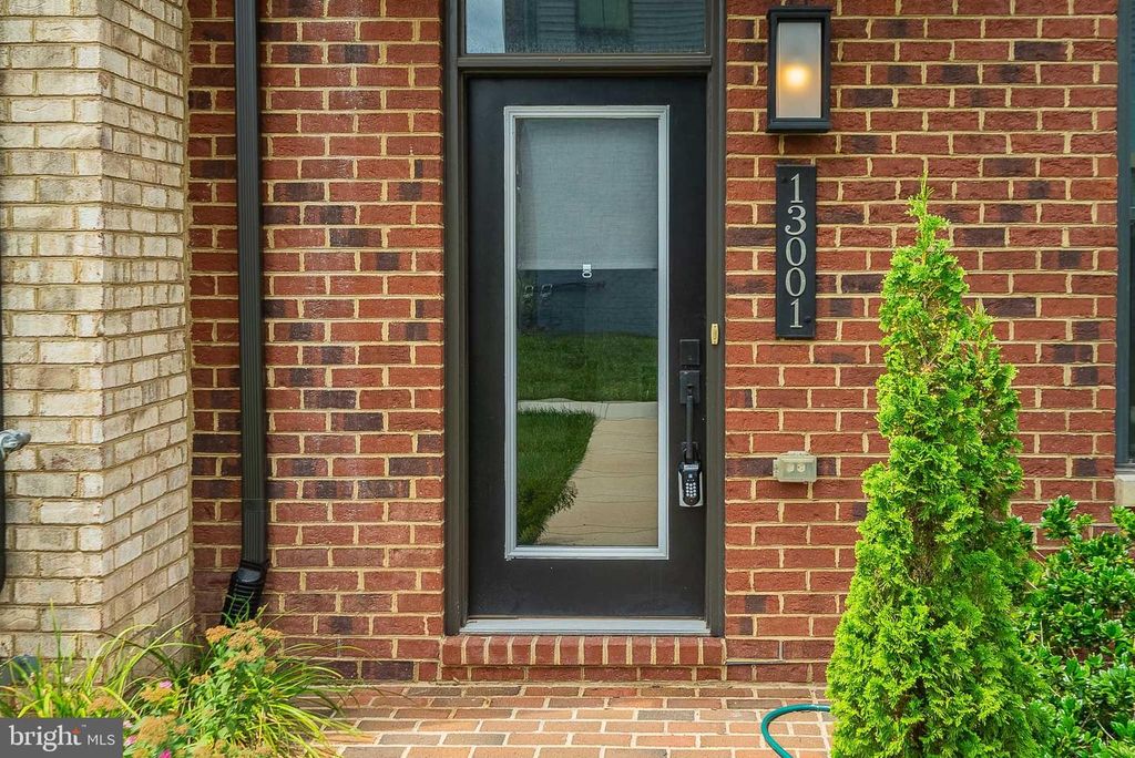13001 HATTONTOWN SQ, Herndon, VA 20171