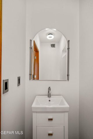 6246 Escondido Drive, El Paso, TX 79912