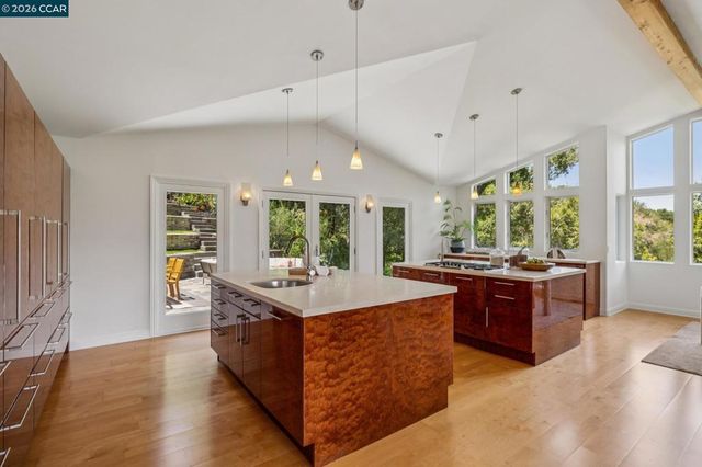 6 Monte Vista Rd, Orinda, CA 94563