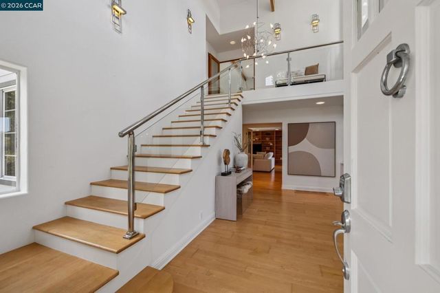 6 Monte Vista Rd, Orinda, CA 94563