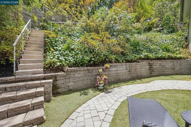 6 Monte Vista Rd, Orinda, CA 94563