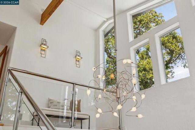 6 Monte Vista Rd, Orinda, CA 94563