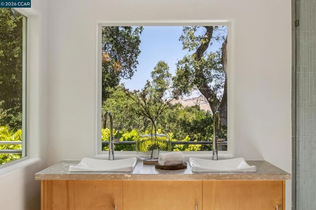 6 Monte Vista Rd, Orinda, CA 94563