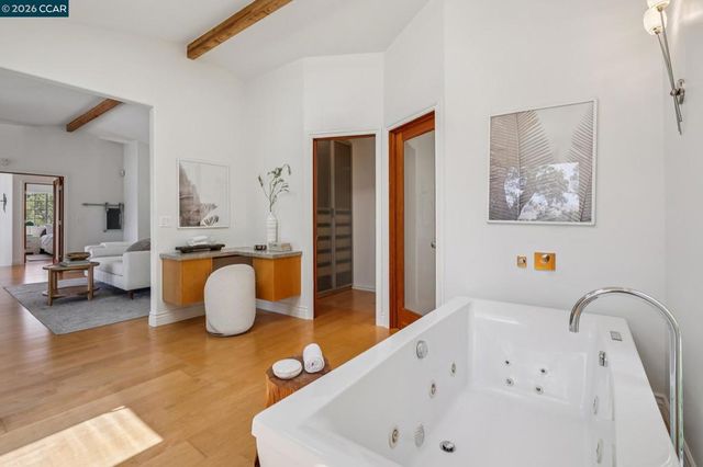 6 Monte Vista Rd, Orinda, CA 94563