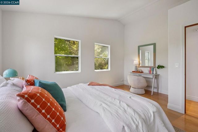 6 Monte Vista Rd, Orinda, CA 94563