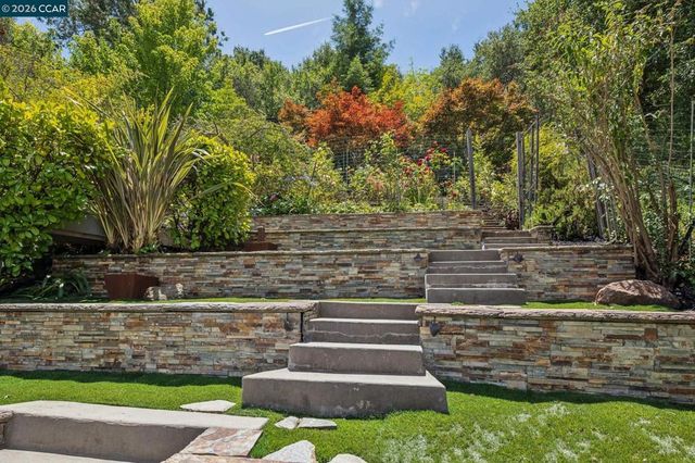 6 Monte Vista Rd, Orinda, CA 94563
