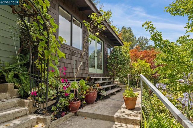 6 Monte Vista Rd, Orinda, CA 94563